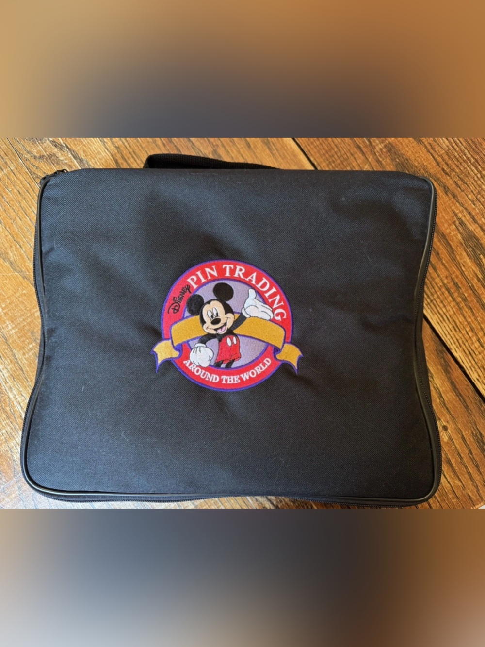 Retired Disney Parks Official Pin Trading Satchel With 5 Pages/10 Sides